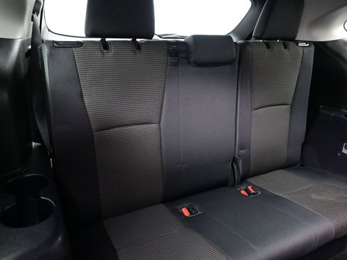 Used 2023 Toyota Highlander LE AWD/4WD image 18