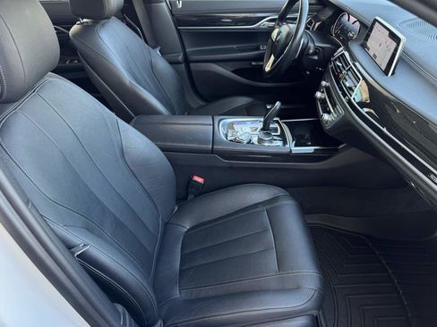 Used 2017 BMW 740i image 20