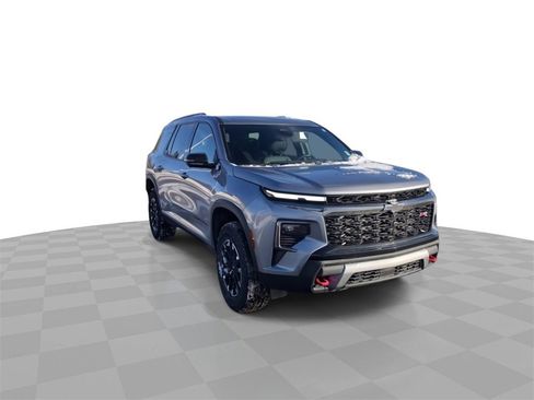 Certified 2025 Chevrolet Traverse Z71 w/ Enhanced Driving Package image 2