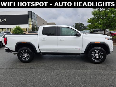 Used 2024 GMC Canyon AT4 w/ Canyon Safety Plus Package AWD/4WD image 8