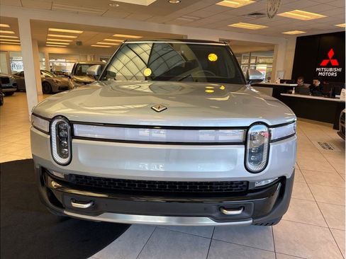 Used 2024 Rivian R1S Adventure image 2