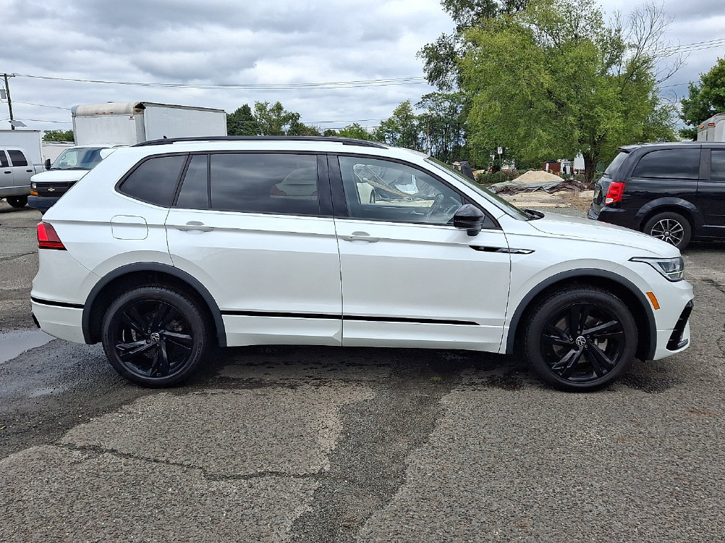 Used 2023 Volkswagen Tiguan SE R-Line AWD/4WD image 13