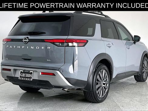 Used 2024 Nissan Pathfinder SL w/ SL Premium Package FWD image 2