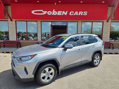 Used 2021 Toyota RAV4 XLE FWD image 1