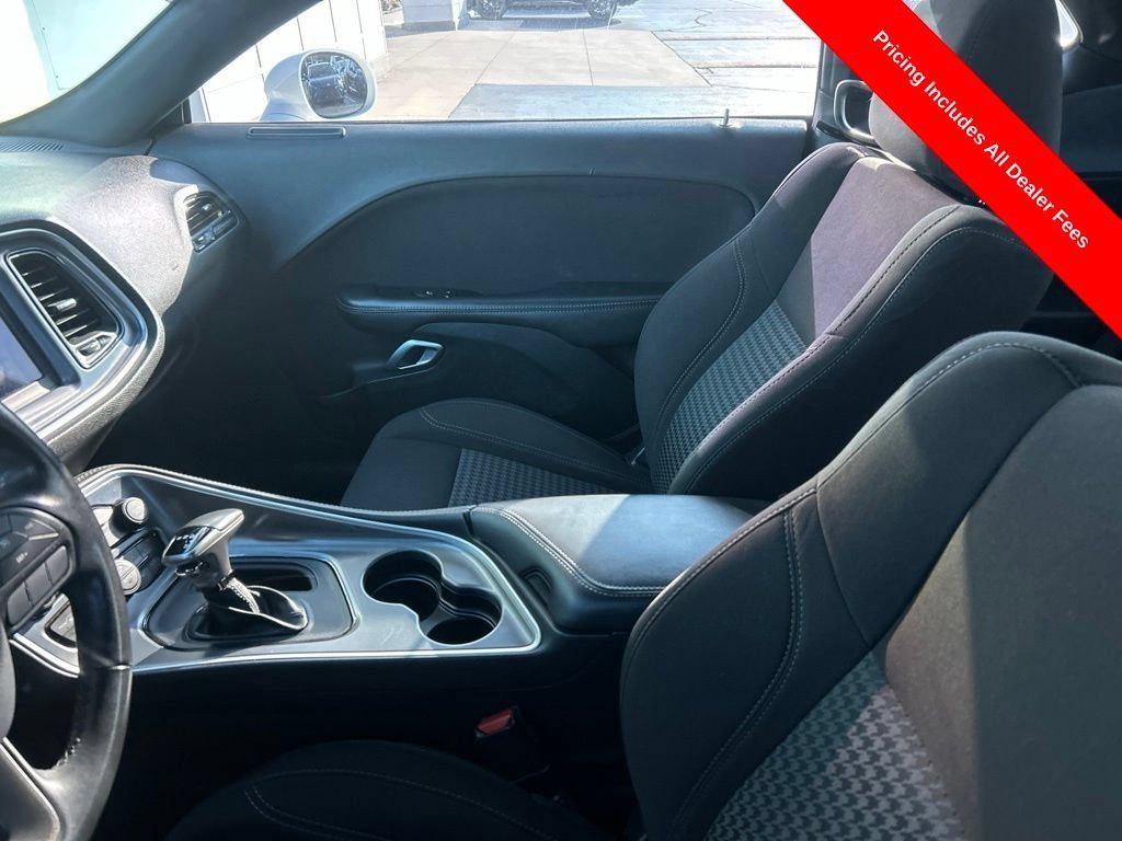 Used 2020 Dodge Challenger SXT RWD image 9