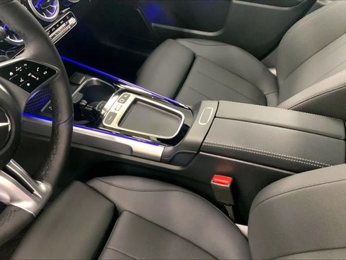 Used 2026 Mercedes-Benz GLB 250 image 25