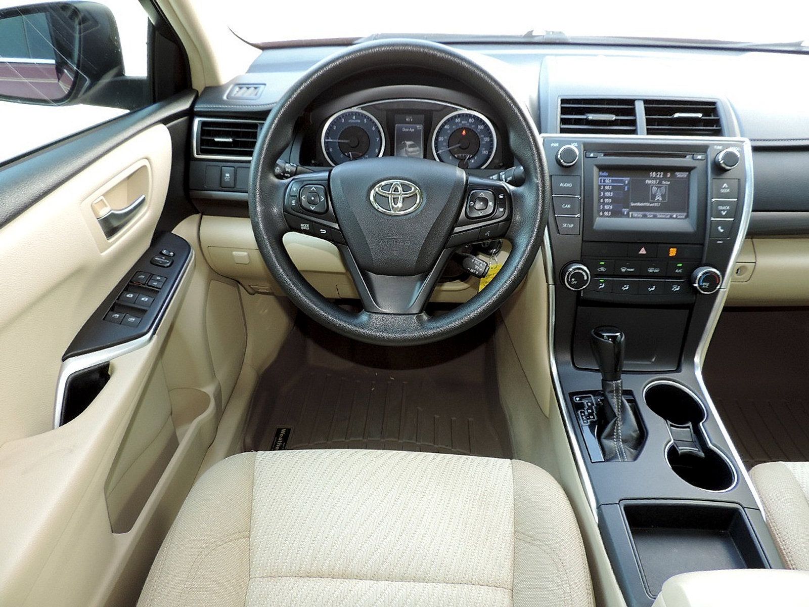 Used 2017 Toyota Camry LE FWD image 17