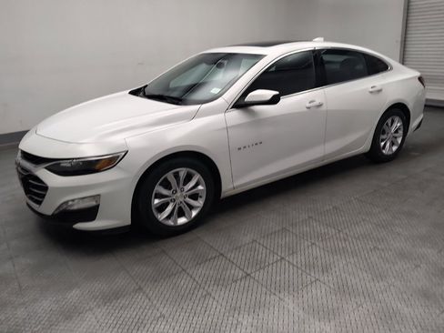 Used 2021 Chevrolet Malibu LT FWD image 2
