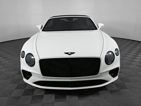 Used 2021 Bentley Continental GT V8 image 31