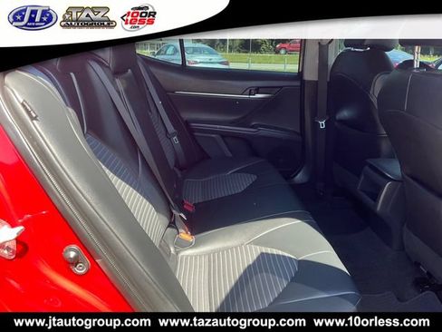 Used 2022 Toyota Camry SE FWD image 12