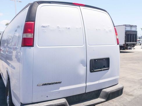 Used 2008 Chevrolet Express 2500 RWD image 8