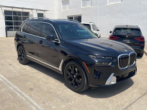 Used 2024 BMW X7 xDrive40i w/ Climate Comfort Package AWD/4WD image 2