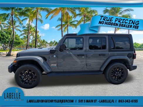 Used 2023 Jeep Wrangler Unlimited Sahara w/ Cold Weather Group AWD/4WD image 7