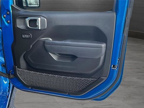 Used 2024 Jeep Wrangler Sport S image 21