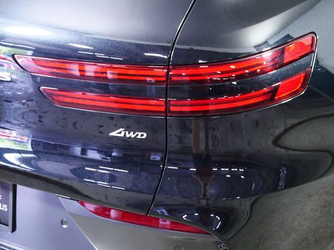 Certified 2026 Genesis GV70 2.5T AWD/4WD image 17