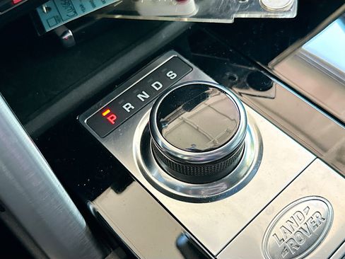 Used 2019 Land Rover Discovery HSE AWD/4WD image 17