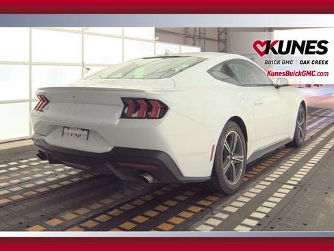 Used 2024 Ford Mustang Premium image 5