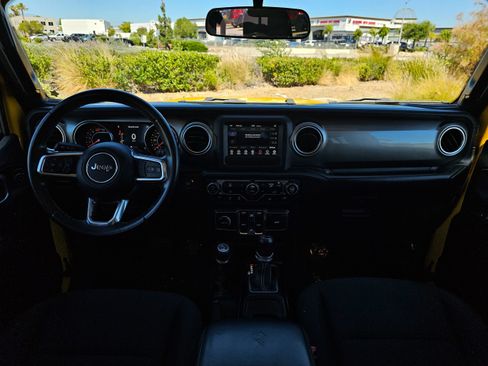 Used 2019 Jeep Wrangler Unlimited Sahara AWD/4WD image 20