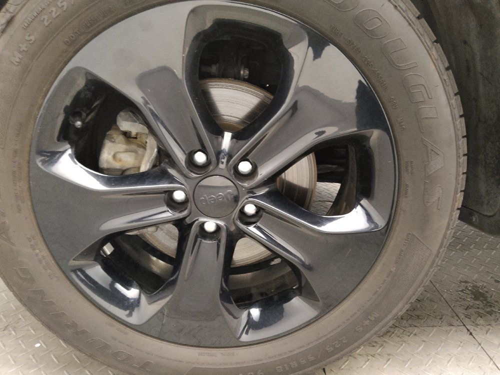 Used 2019 Jeep Compass Latitude FWD image 31