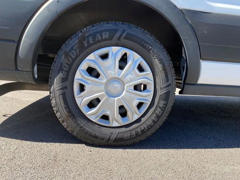 Used 2023 Ford Transit 350 XLT image 31