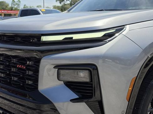 New 2026 Chevrolet Traverse RS w/ LPO, Floor Liner Package FWD image 9