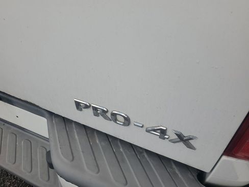 Used 2015 Nissan Frontier PRO-4X image 6