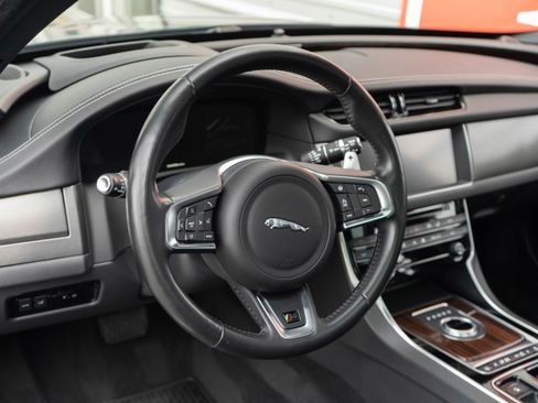 Used 2018 Jaguar XF S AWD/4WD image 12