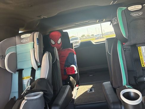 Used 2025 Cadillac Escalade Sport Platinum image 15