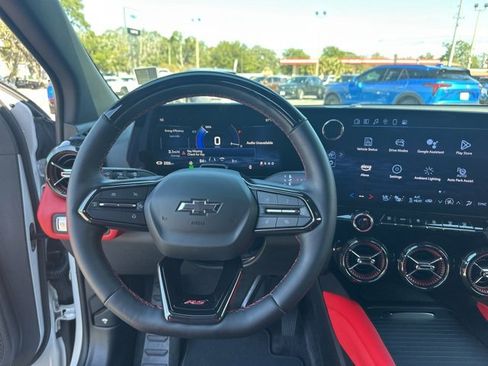 Used 2025 Chevrolet Blazer EV RS w/ Super Cruise Package image 2