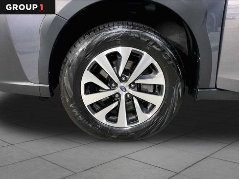 Used 2025 Subaru Outback Premium AWD/4WD image 11