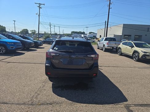 Used 2024 Subaru Outback Premium AWD/4WD image 13