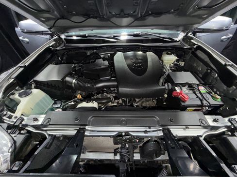 Used 2021 Toyota Tacoma TRD Off-Road w/ Technology Package image 21