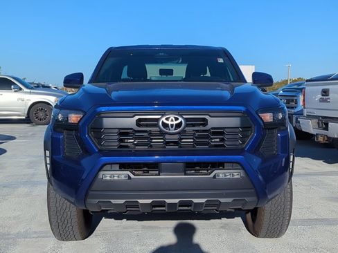 Used 2024 Toyota Tacoma TRD Off-Road image 2