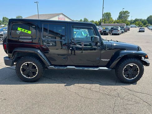 Used 2012 Jeep Wrangler Unlimited Sahara AWD/4WD image 4