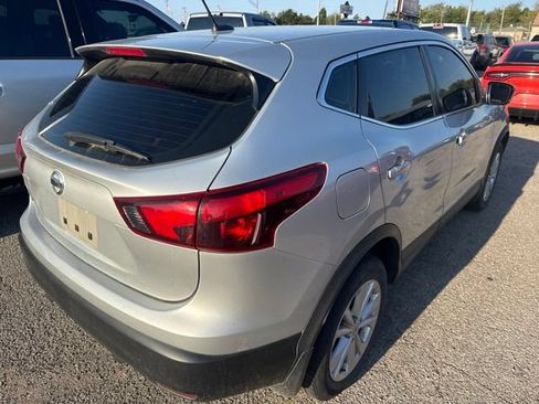 Used 2017 Nissan Rogue Sport S w/ S Appearance Package FWD image 4