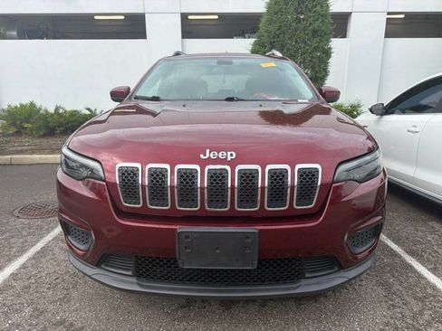 Used 2020 Jeep Cherokee Latitude FWD image 2