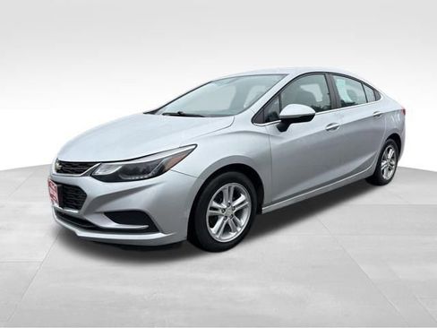 Used 2016 Chevrolet Cruze LT FWD image 7