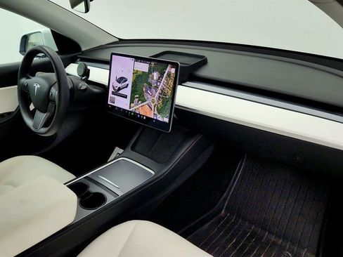 Used 2021 Tesla Model Y Long Range AWD/4WD image 30