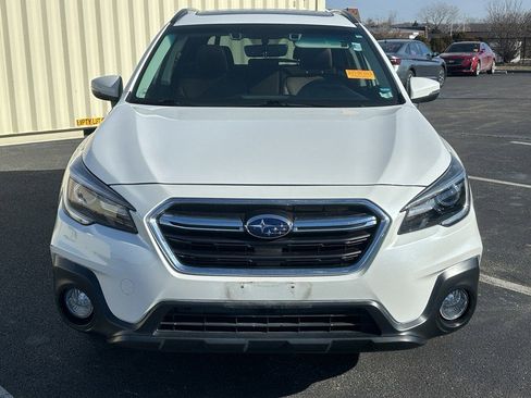 Used 2019 Subaru Outback 3.6R Touring image 2