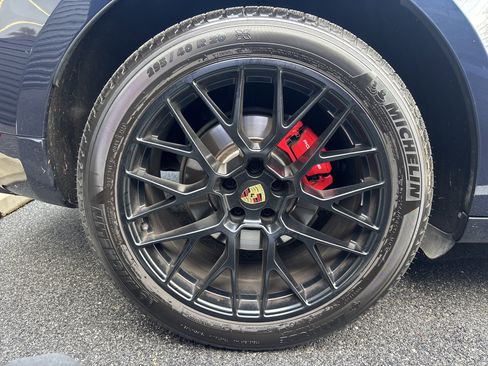 Certified 2021 Porsche Macan GTS AWD/4WD image 32