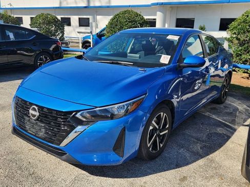 Used 2024 Nissan Sentra SV image 3