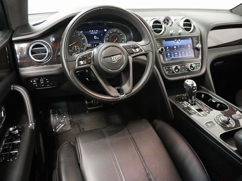 Used 2019 Bentley Bentayga image 14