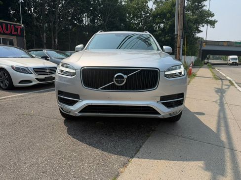 Used 2016 Volvo XC90 T6 Momentum w/ Momentum Plus Package AWD/4WD image 13