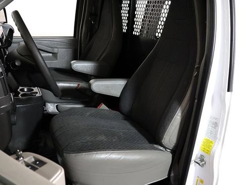 Used 2025 Chevrolet Express 2500 w/ Driver Convenience Package RWD image 4