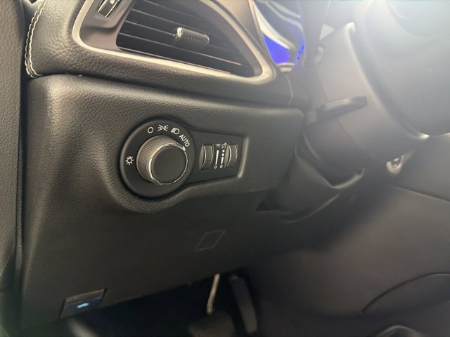 New 2027 Chrysler Pacifica Select FWD image 17
