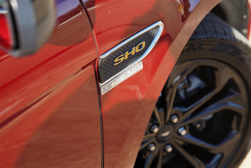 Used 2013 Ford Taurus SHO AWD/4WD image 17