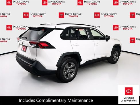 Certified 2022 Toyota RAV4 LE AWD/4WD image 5