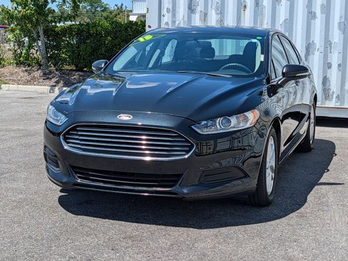 Used 2015 Ford Fusion SE FWD image 7
