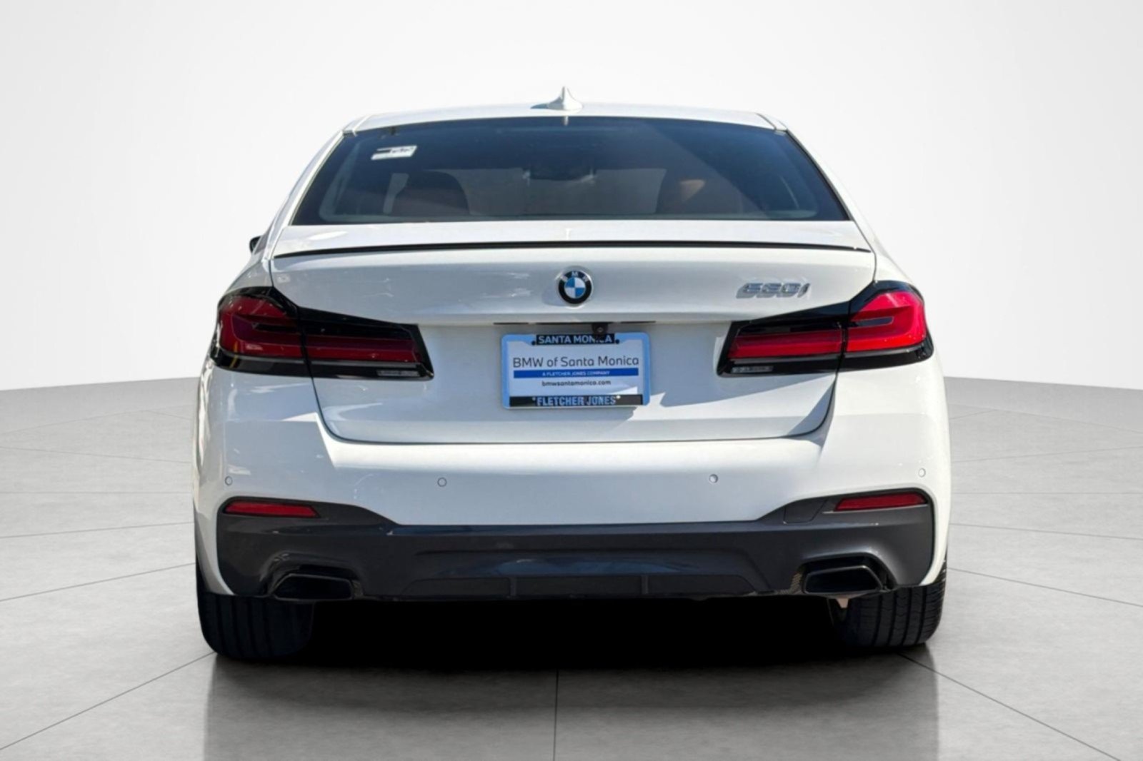Used 2023 BMW 530i w/ M Sport Package RWD image 4