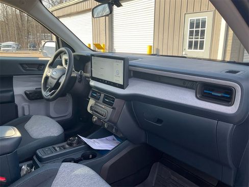 Used 2025 Ford Maverick XLT w/ Equipment Group 302A image 11